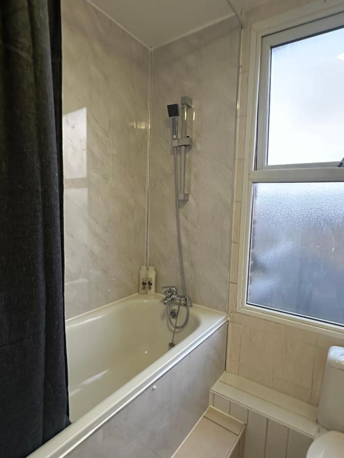 Beautiful Studio Apartment No4 Forest Road Londres Exterior foto